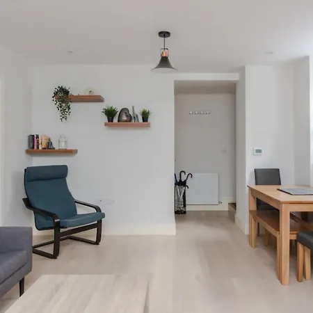 Spacious And Modern Apartment In Pimlico London Exterior photo