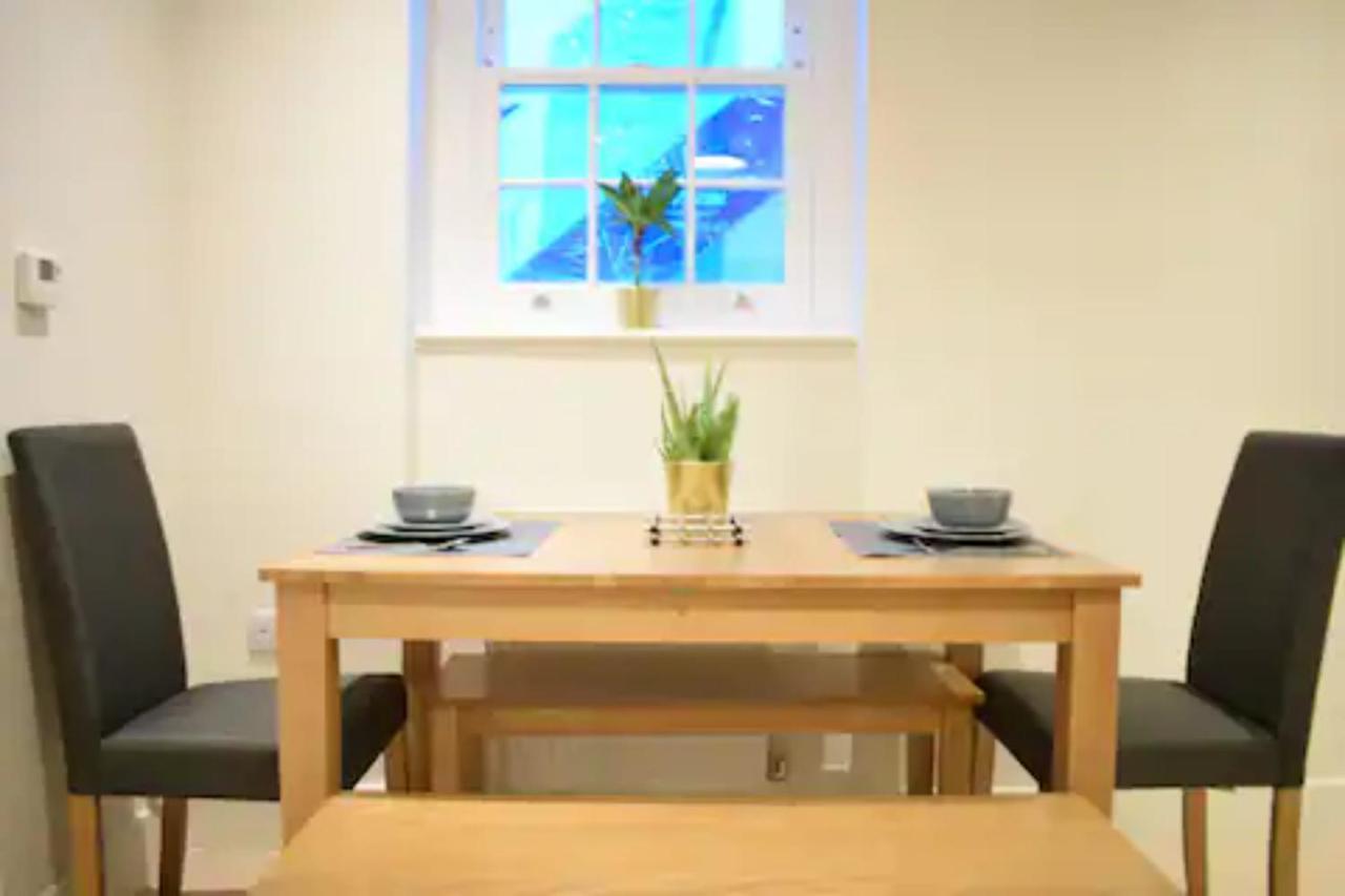 Апартаменты Spacious And Modern In Pimlico