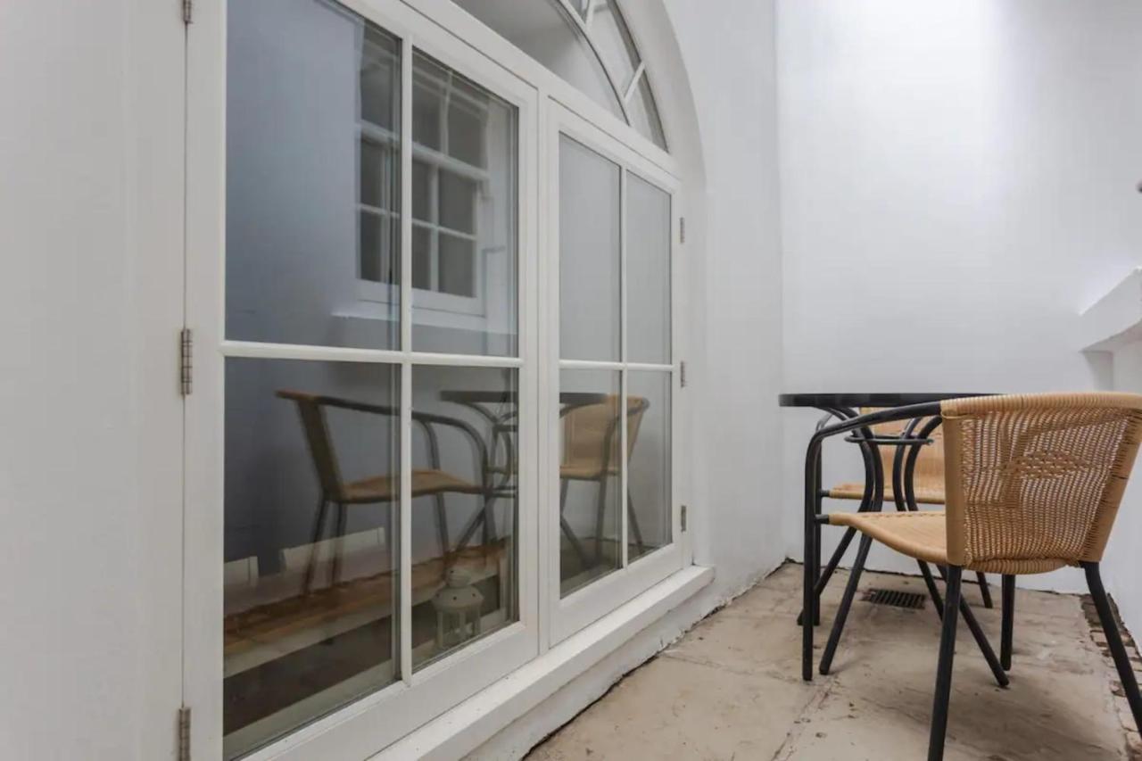 Апартаменты Spacious And Modern In Pimlico *