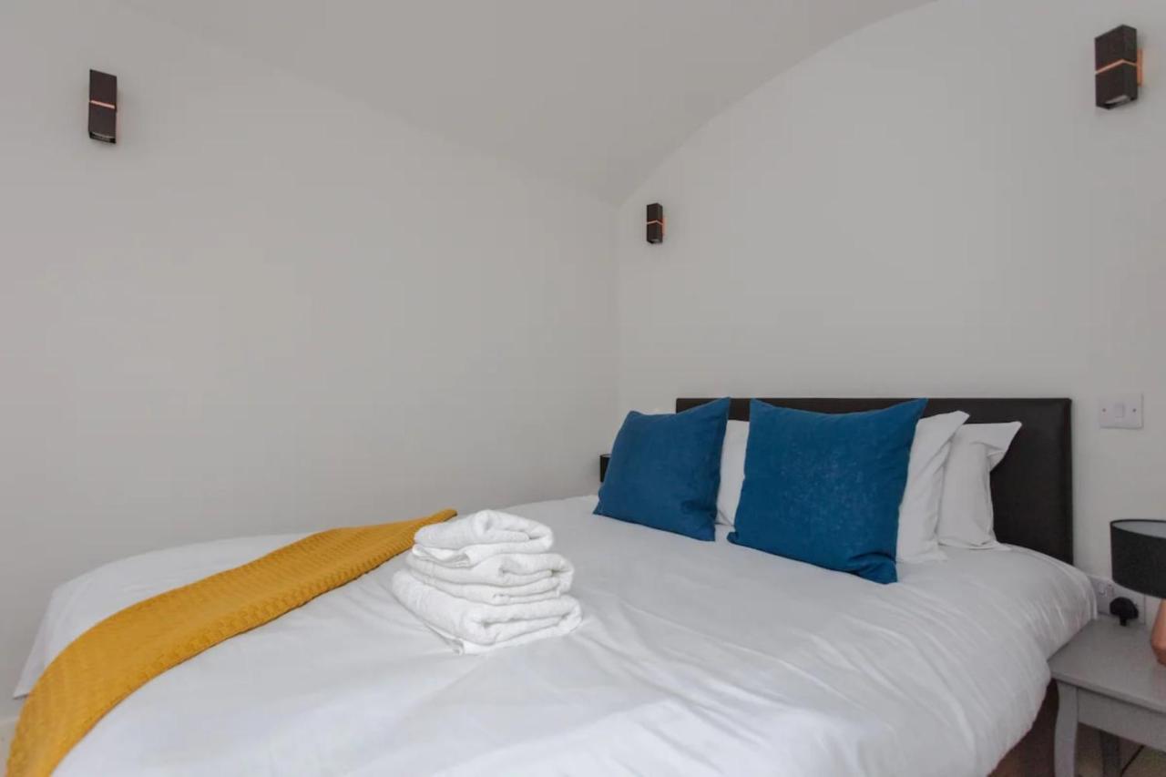 Апартаменты Spacious And Modern In Pimlico