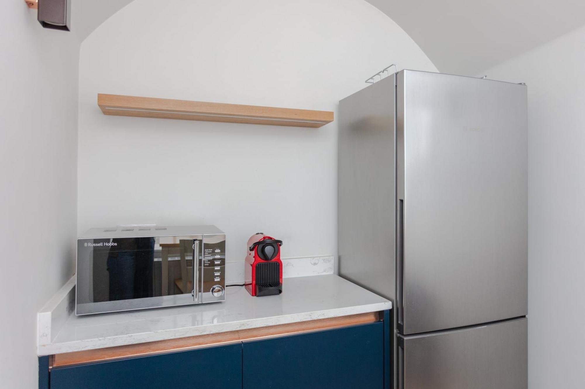 Апартаменты Spacious And Modern In Pimlico *
